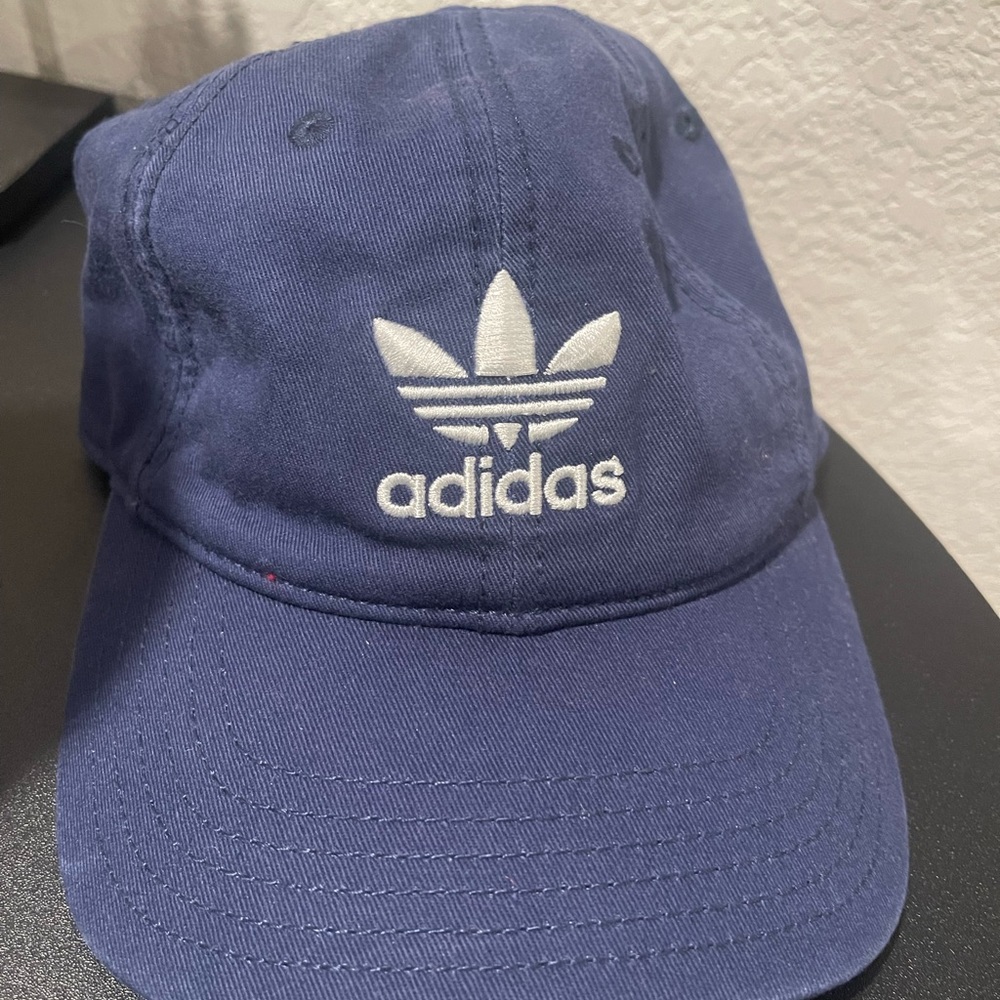 Adidas hat - Picture 3 of 4